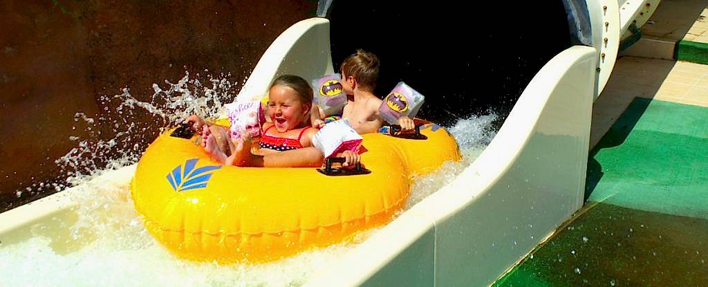 Marmaris Atlantis Su Parkı Su Kaydırakları Kara Delik